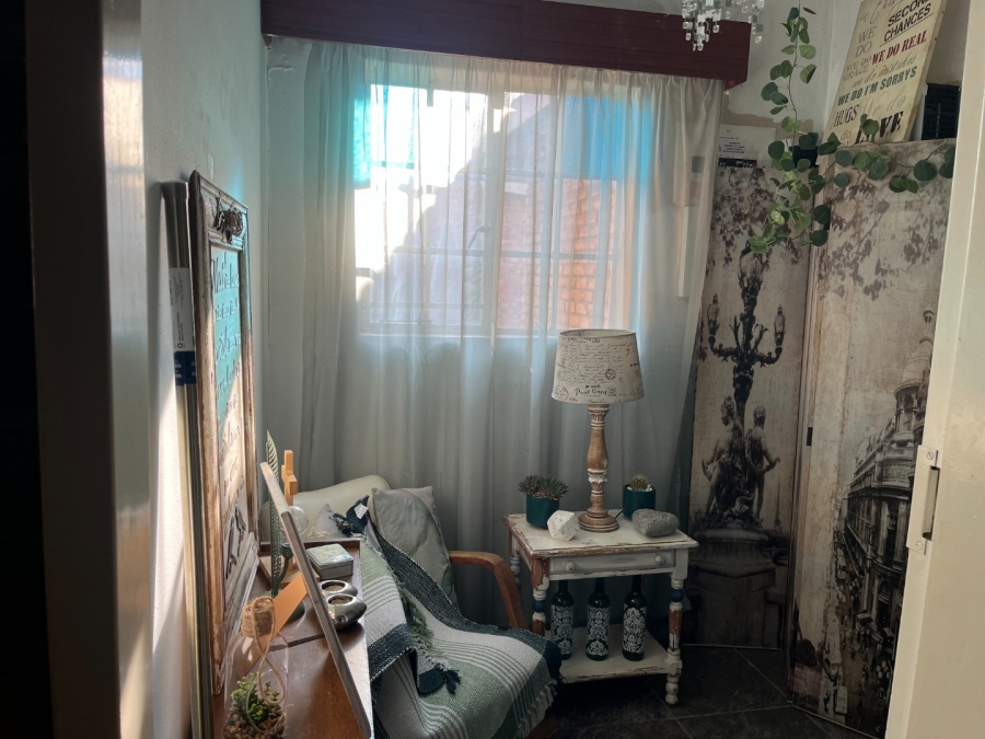 Commercial Property for Sale in Vyfhoek A H North West
